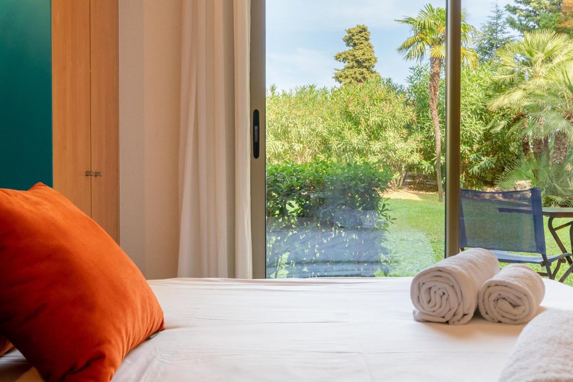 Les 15 Pins & La Mer -Your Green Getaway Near Sea & Beach Antibes Kültér fotó