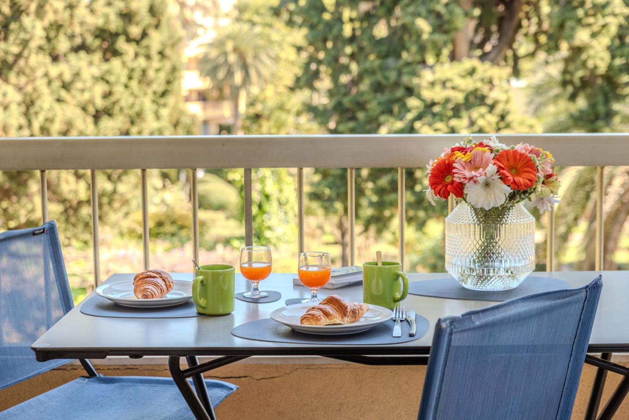 Les 15 Pins & La Mer -Your Green Getaway Near Sea & Beach Antibes Kültér fotó