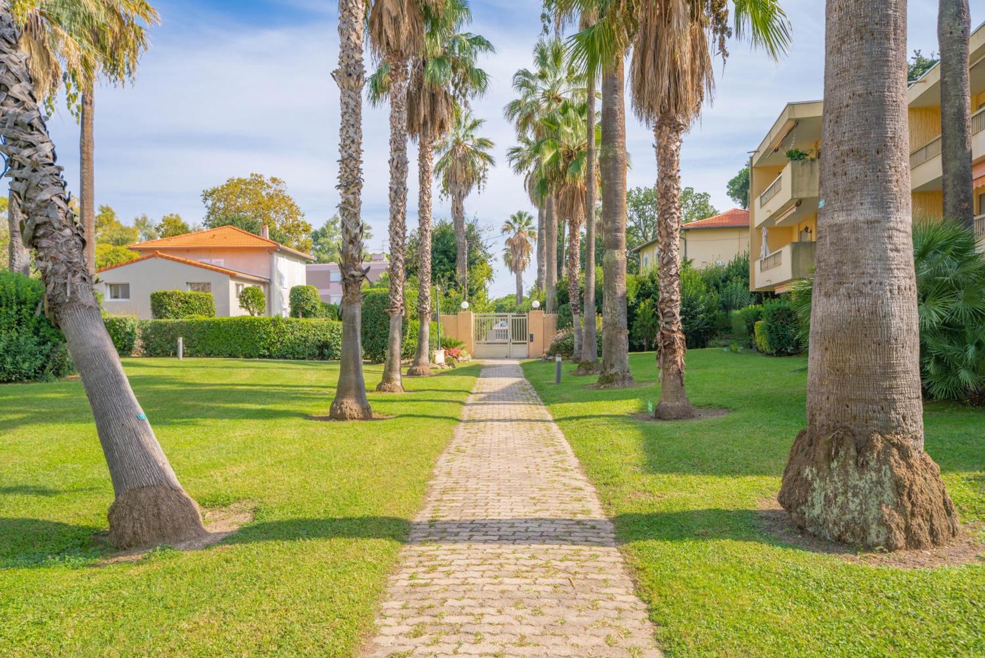 Les 15 Pins & La Mer -Your Green Getaway Near Sea & Beach Antibes Kültér fotó